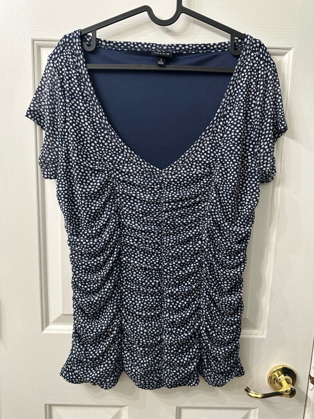 Torrid Polka Dot Top Navy White Mesh Ruched Fitted V-Neck NWOT 1X